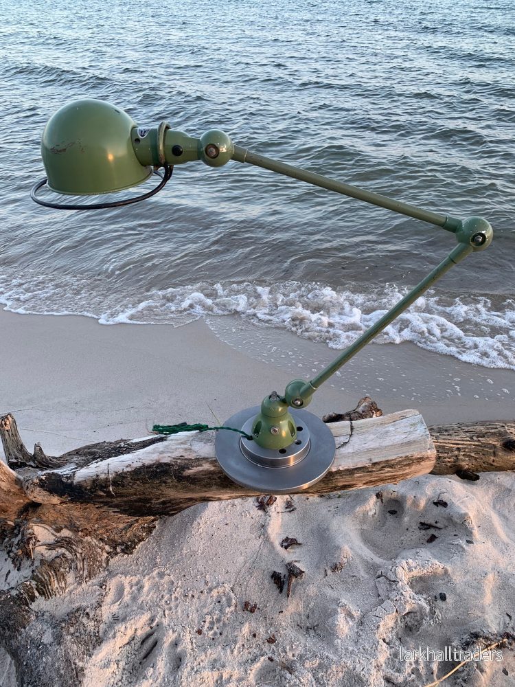 Jieldé bords-/vägglampa med två armar – Grön Jieldé bords-/vägglampa med två armar – Grön