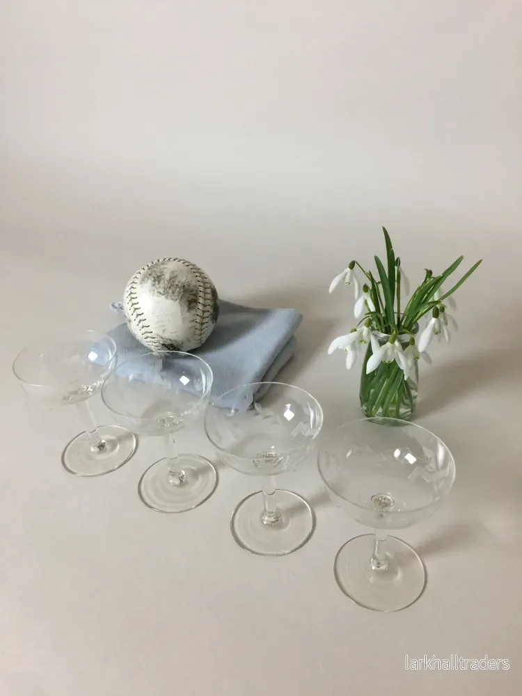 Vackra glas (fyra stycken säljs tillsammans) - Bild 2