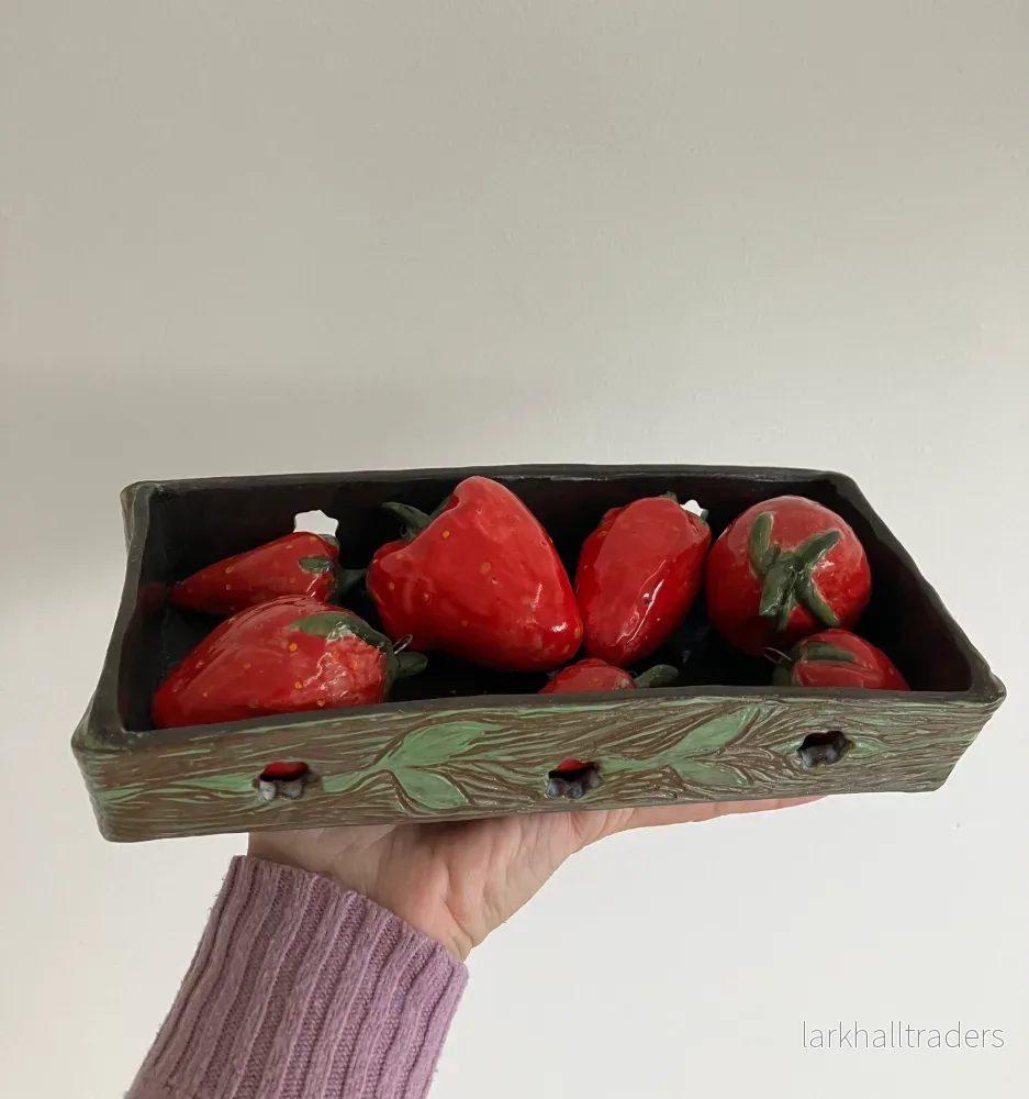 Strawberry dream Skulpturer