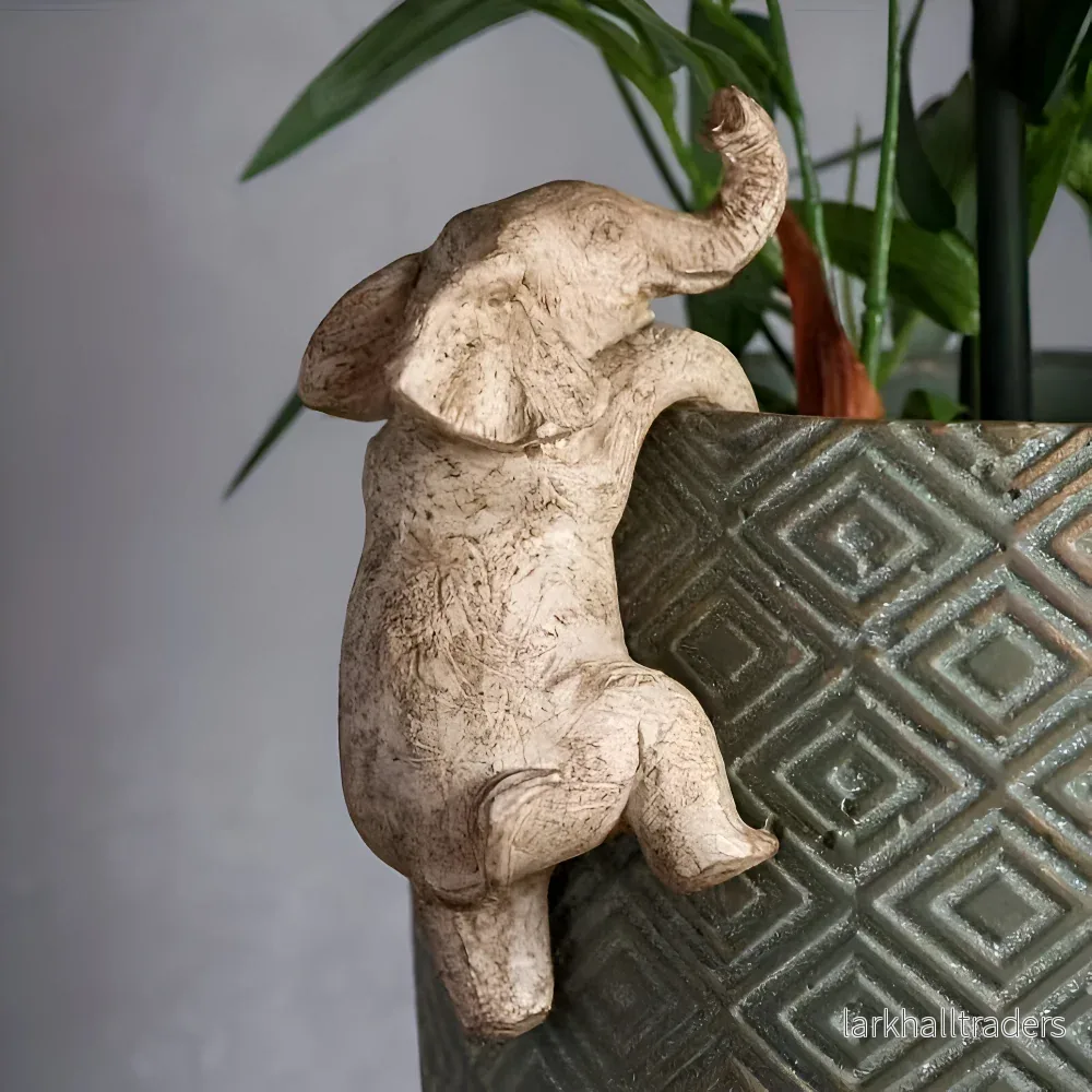 EleHang Joy – Hängande Elefantkruka i Dekorativ Harzdesign - Bild 3