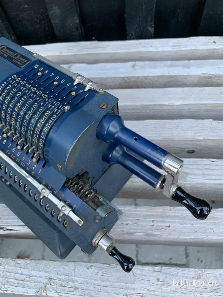 Vacker gammal mekanisk kalkylator - Bild 3