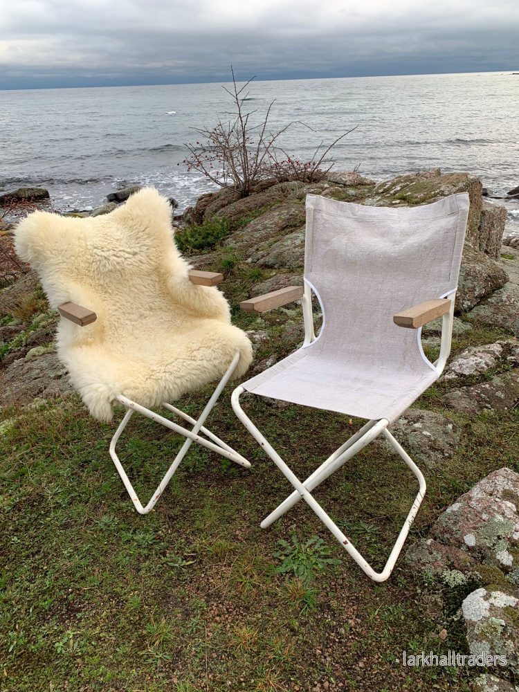 Fällstol med armstöd i teak - säljs styckvis (pris är per styck)