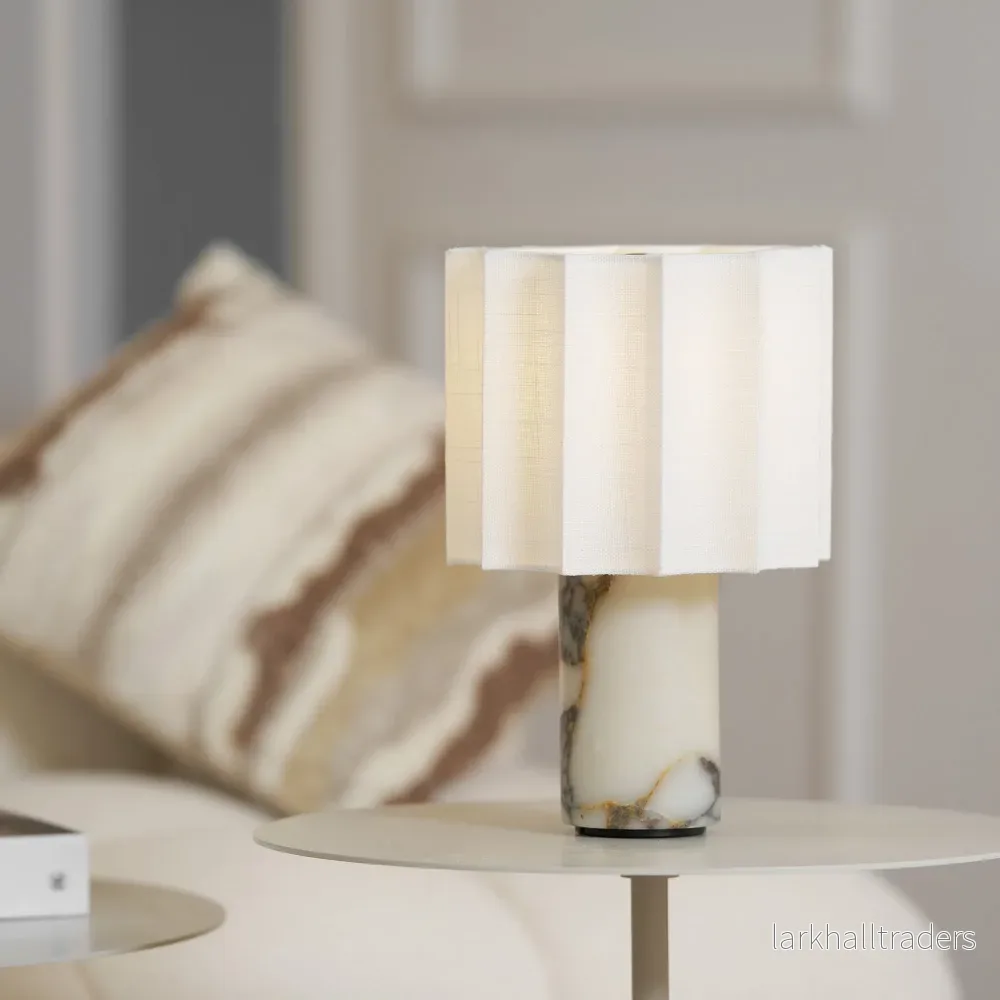 Orvinna – Elegant Marmorbordslampa med Varm Belysning Orvinna – Elegant Marmorbordslampa med Varm Belysning