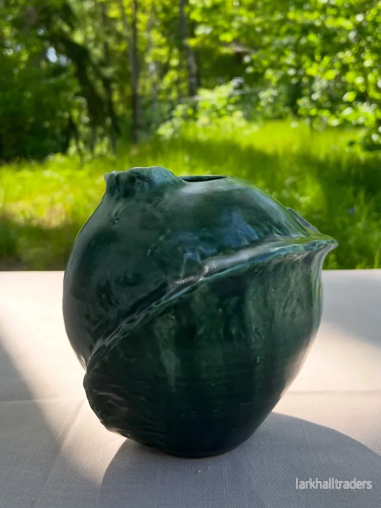 Vas med skulptural form