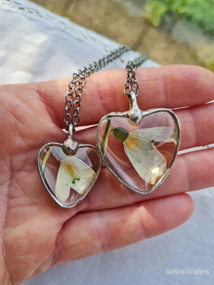 Snowdrop botanical terrarium Halsband