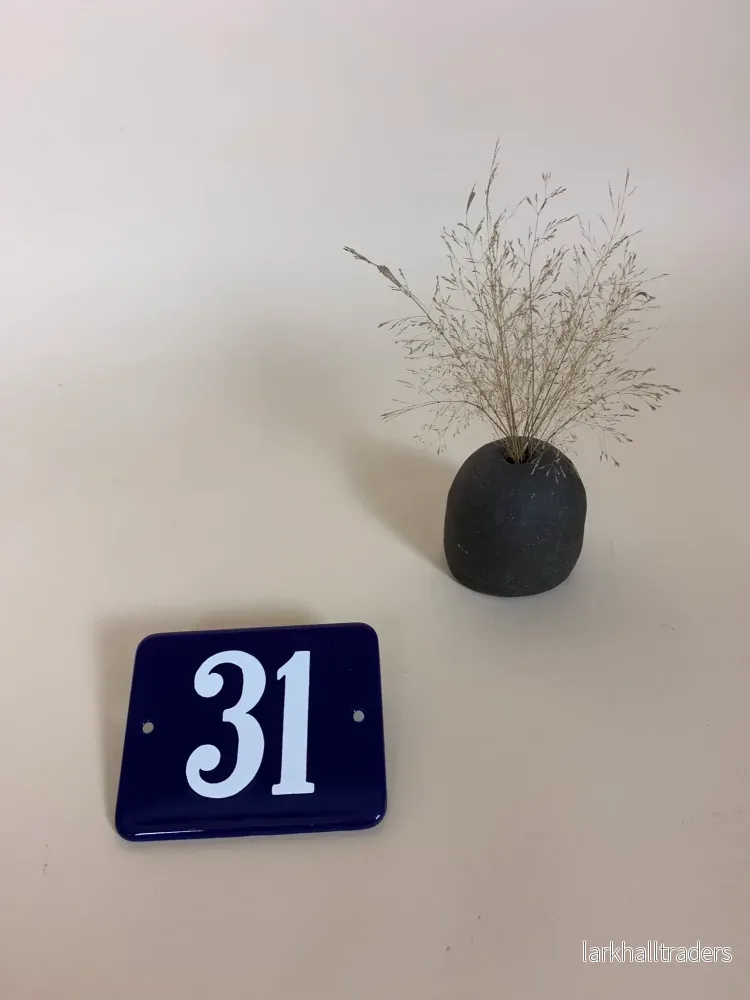 Hus nr i emalj - nr 31