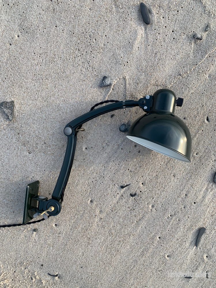 Kaiser Idell 6716 – Mörkgrön