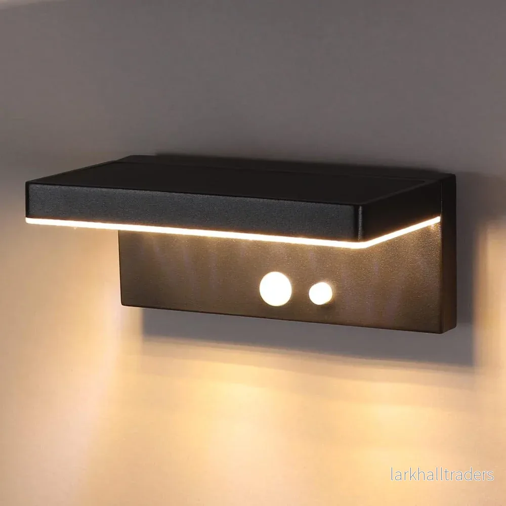 SolarGuard – Väderbeständig Solvägglampa med Rörelsesensor | 3-läges LED Trädgårdsbelysning i Svart Aluminium SolarGuard – Väderbeständig Solvägglampa med Rörelsesensor | 3-läges LED Trädgårdsbelysning i Svart Aluminium