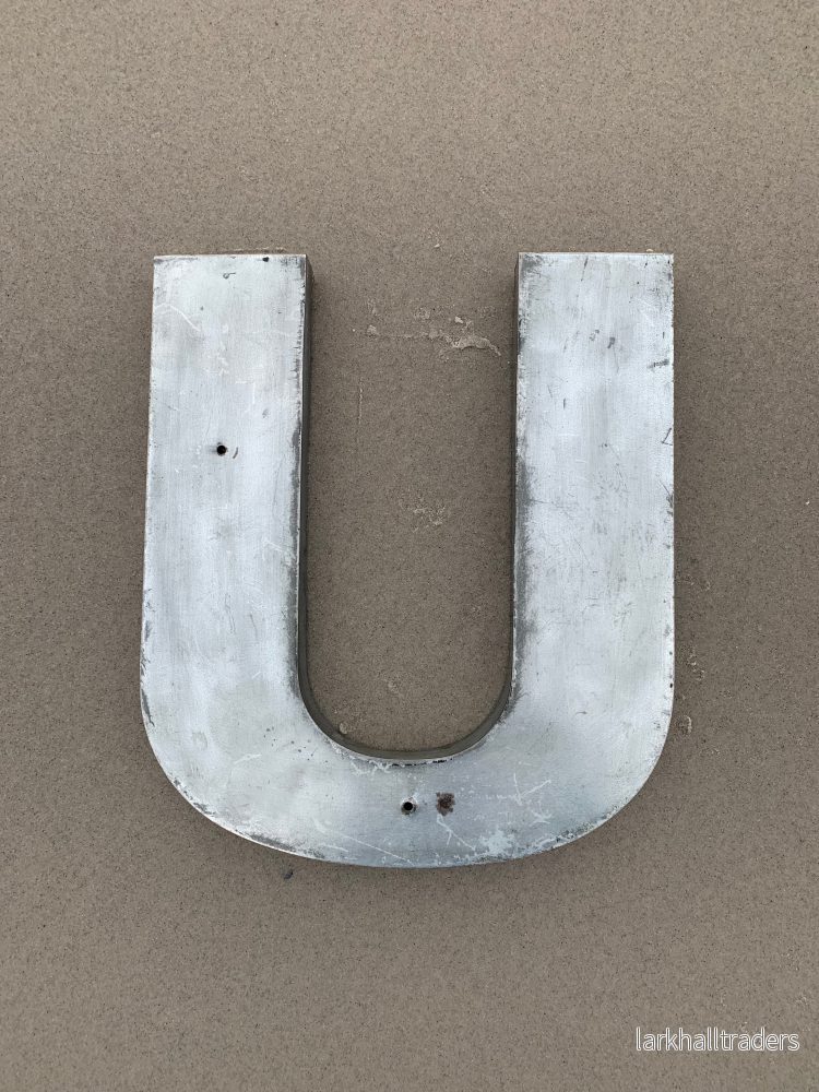 Bokstav – U (Fasadbokstav) Bokstav – U (Fasadbokstav)