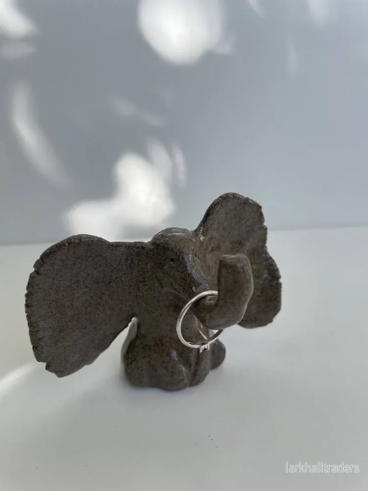 Elepanth skulptur ringhållare