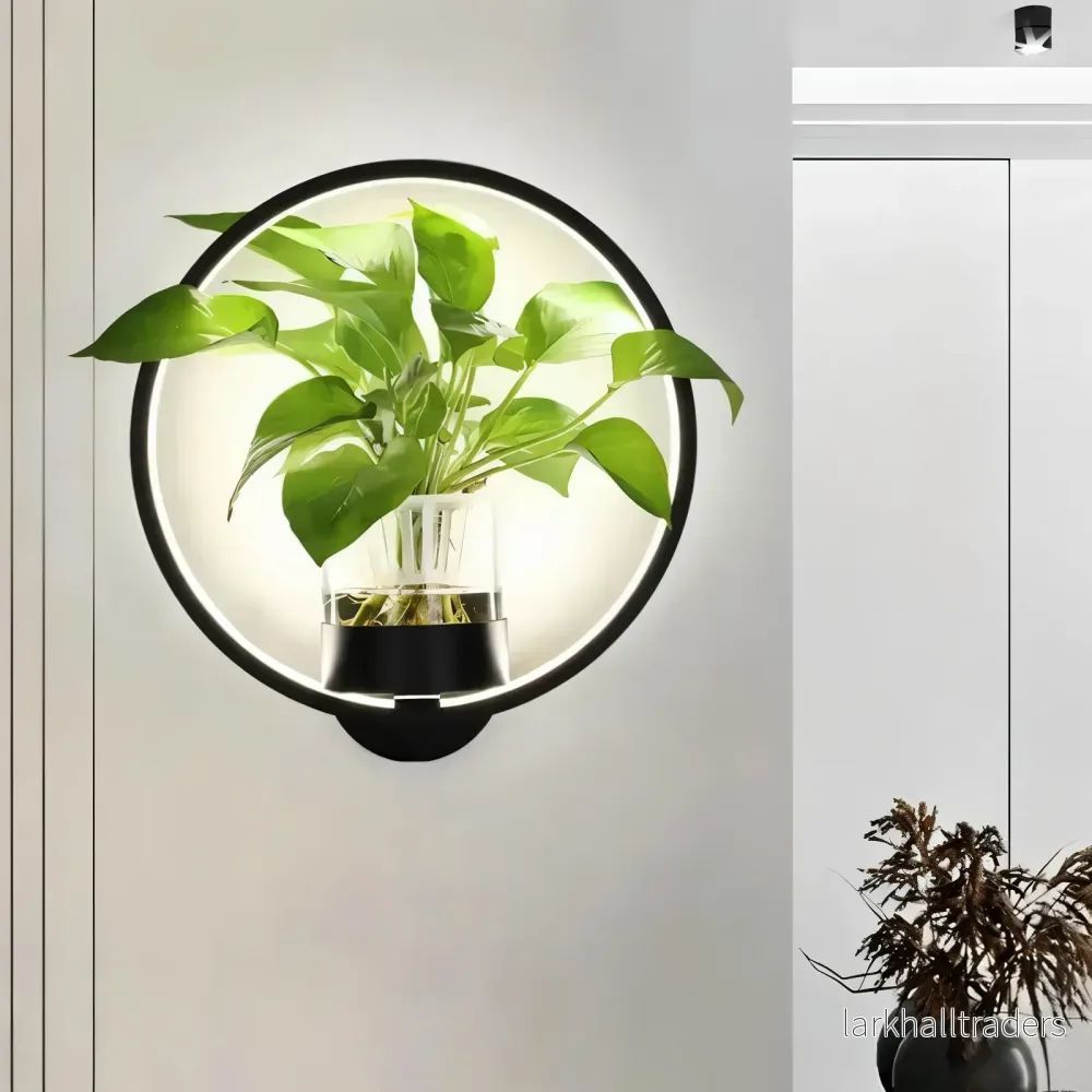 LumiGrow – Minimalistisk LED Vägglampa med Integrerad Växthållare