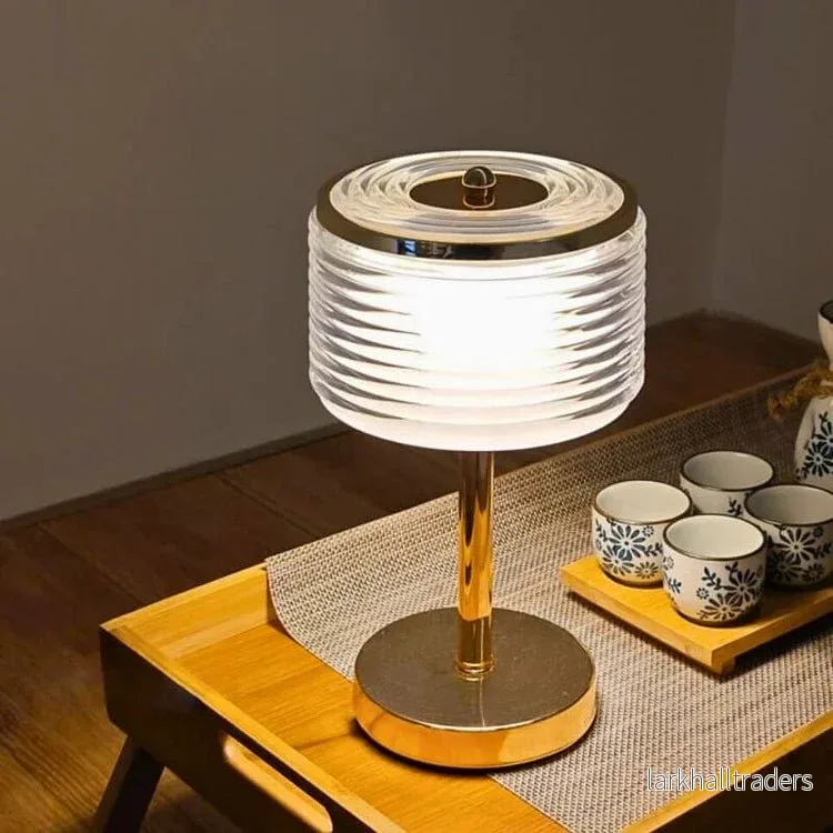 HaloLume – LED-ring bordslampa i guld med flerskikts lampskärm för eleganta interiörer - Bild 3