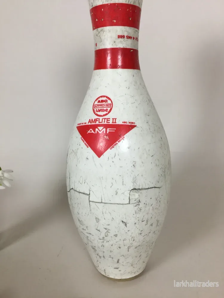 Kotte med röd dekoration och patina - Bild 2