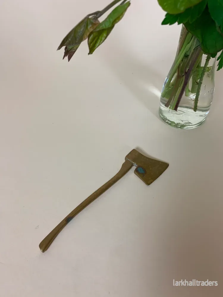 Liten mässingsyxa - Bild 3