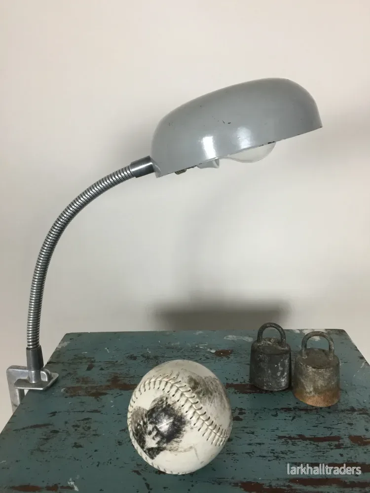 Arkitektonisk lampa från Bauhaus