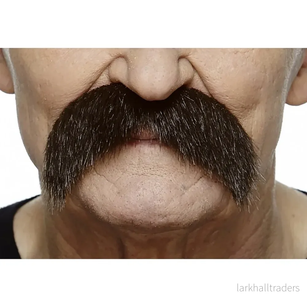 Mustasch, rebel brun Mustasch, rebel brun