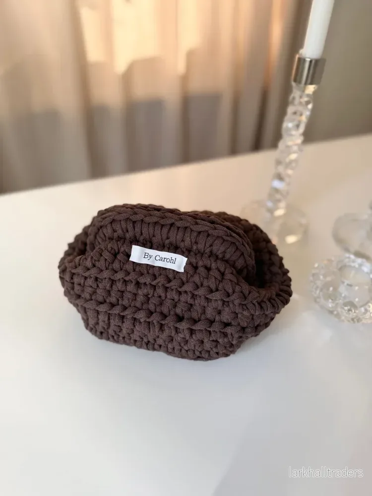Virkad necessär med lås - Mörkbrun