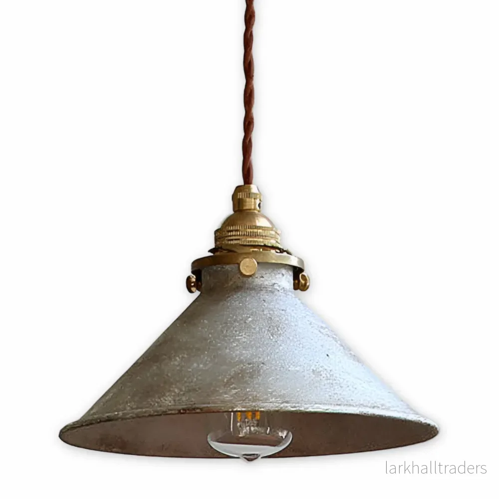 Ferrolume – Industriell Pendellampa i Metall med Konisk Design Ferrolume – Industriell Pendellampa i Metall med Konisk Design