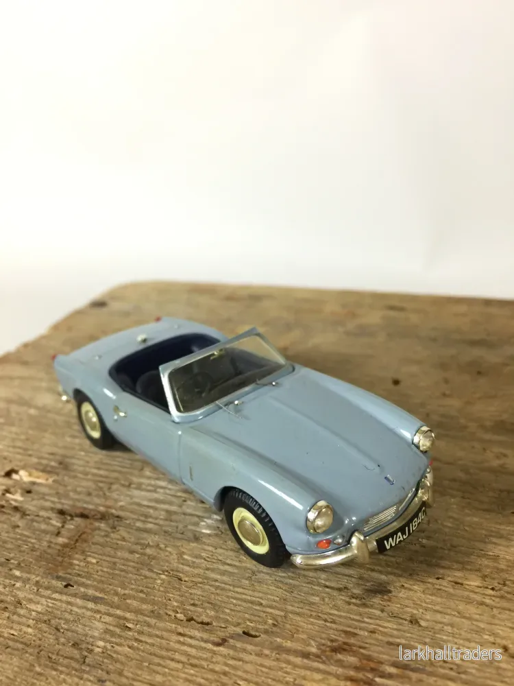 Fin Triumph Spitfire modellbil