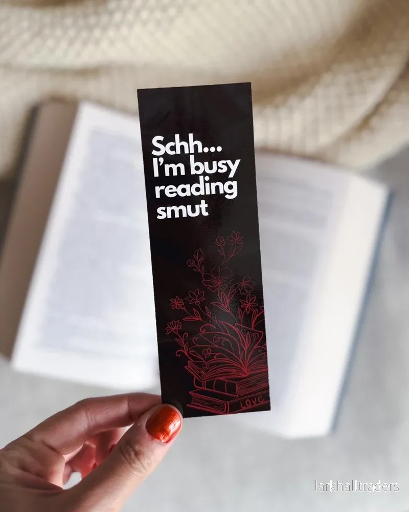 Pappersbokmärke – Schh… I’m busy reading smut