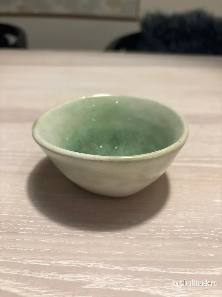 Liten Keramikskål – Moss Grön, Beige Clay & Vit Glasyr