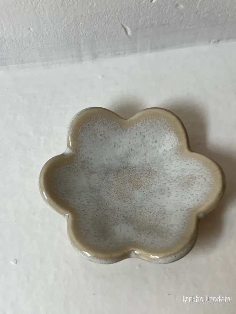 3 Beige Petal Fat – Handgjord Keramik - Bild 2